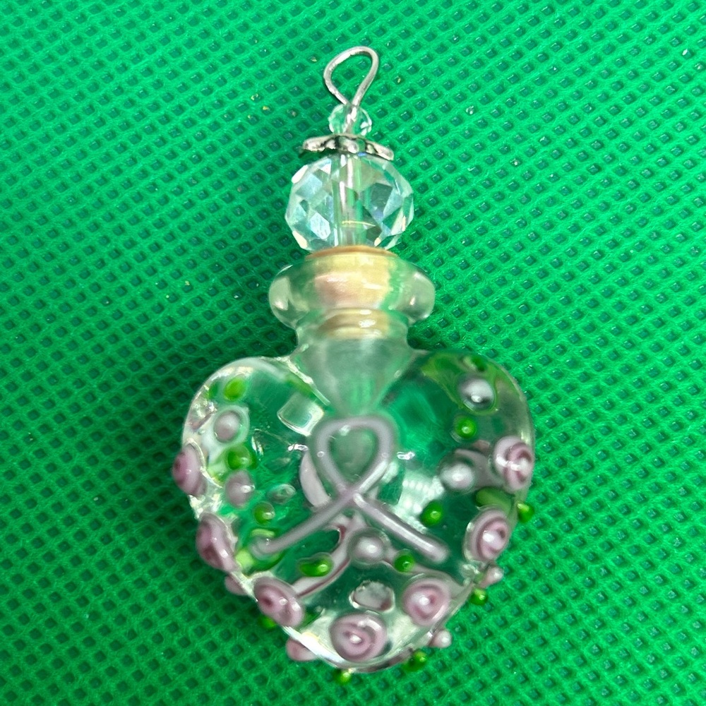 Elegant Green Heart Pendant Necklace